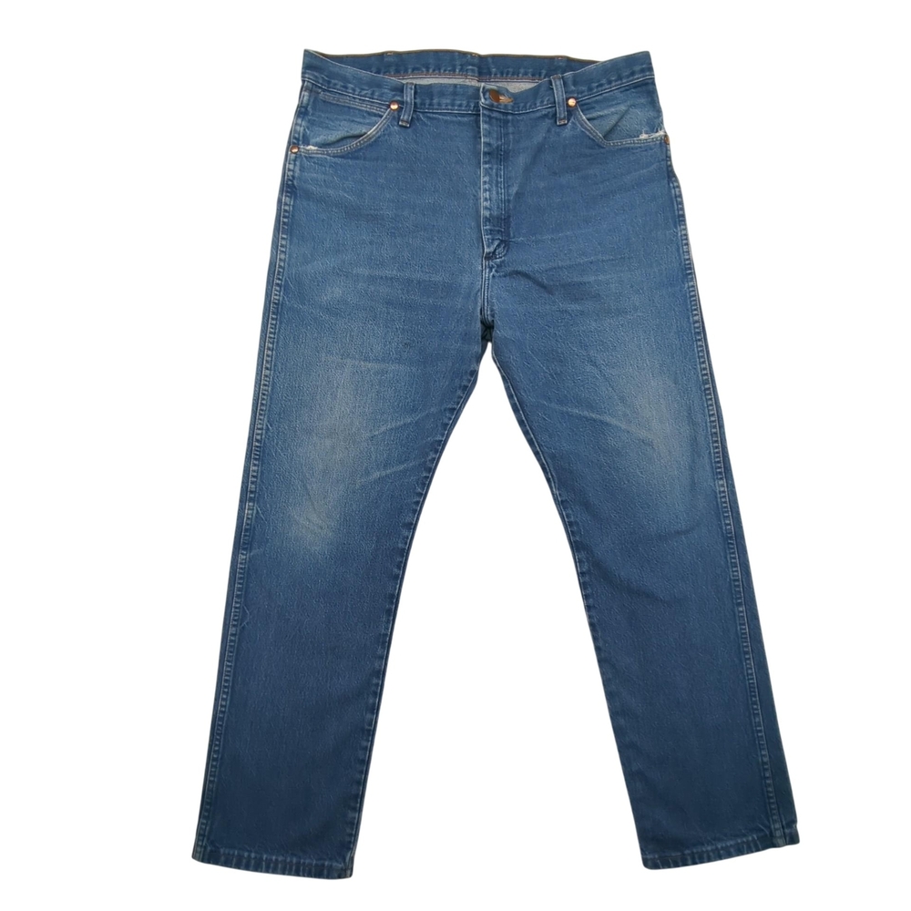Wrangler Jeans Mens 38x32 13MWZ Classic Western Blue Denim Zipper Fly Distressed